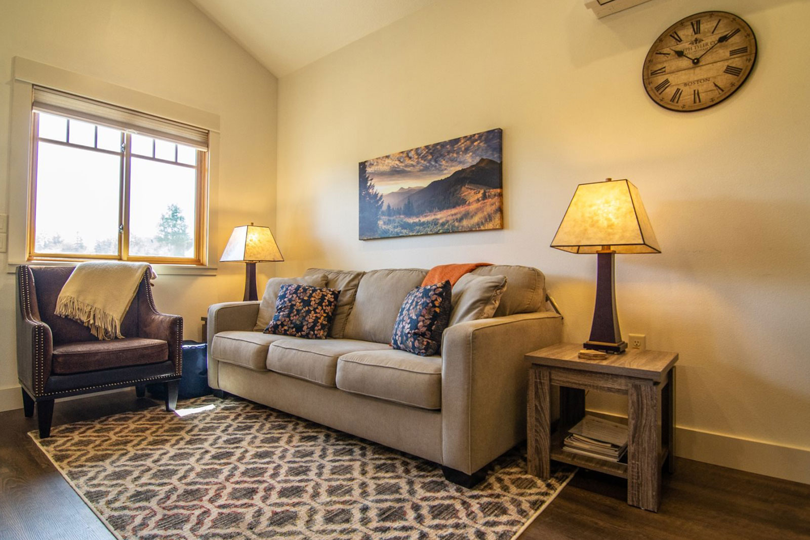 CONTACT Vacation Rentals in Sisters, OR